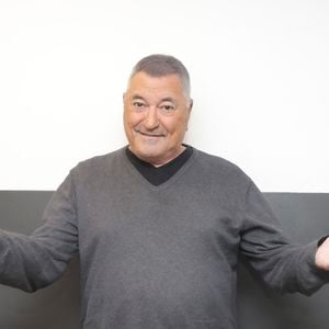 Exclusif - Jean-Marie Bigard pose en marge de sa venue sur le plateau de l'enregistrement de l'émission " Face à Hanouna " présentée par P.De La Tour Du Pin et diffusée sur C8 le 17 novembre 2024, à Paris, France, le 14 novembre 2024. © Jack Tribeca/Bestimage