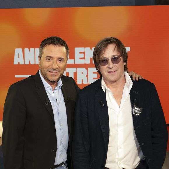 Il s'agit de Thomas Dutronc

Exclusif - Bernard Montiel et Thomas Dutronc 

Jack Tribeca / Bestimage