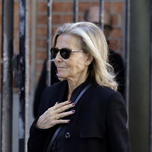 Mais d'autres personnalités comme Claire Chazal étaient également présentes

Claire Chazal - Arrivées aux obsèques de Nadia Farès en l'église Saint-Jean-de-Montmartre à Paris, le 24 avril 2026. N.Farès est décédée le 17 avril 2026 quelques jours après un "incident cardiaque" survenu le 12 avril 2026 dans la piscine du complexe sportif, Blanche (9ème).