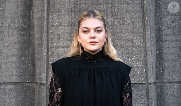 Après l’Eurovision, Louane se lancera dans une tournée des Zéniths.
La chanteuse Louane (Louane Emera) au photocall du défilé Rabanne Mode Collection Prêt-à-Porter Automne/Hiver 2025-2026 lors de la Fashion Week de Paris (PFW) au siège de l'Unesco, à Paris, France, le 6 mars 2025. © Backgrid USA/Bestimage