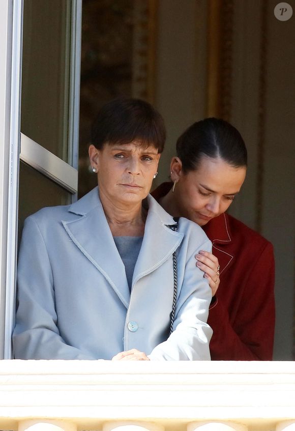Sa mère, Stéphanie de Monaco, est très fière de sa réussite.

Pauline Ducruet et la princesse Stéphanie de Monaco - La famille princière de Monaco apparaît au balcon du palais lors de la fête nationale de Monaco. © Bebert-Jacovides/Bestimage