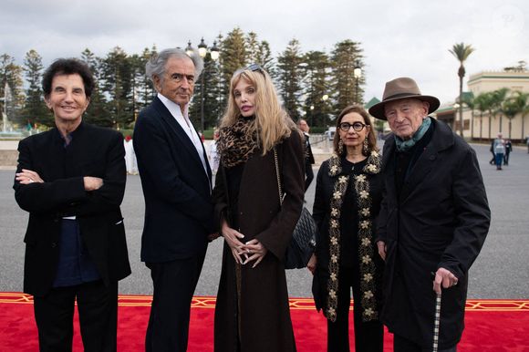 L'ancien ministre français de la Culture Jack Lang, le philosophe et écrivain français Bernard-Henri Levy, l'actrice franco-américaine Arielle Dombasle, la sociologue franco-marocaine Sabah Abouessalam et son mari le sociologue et philosophe français Edgar Morin. Arrivée des invités avant la rencontre entre le roi du Maroc et le président français au palais royal de Rabat, le 28 octobre 2024. 

Photo par Jeanne Accorsini/Pool/ABACAPRESS.COM
