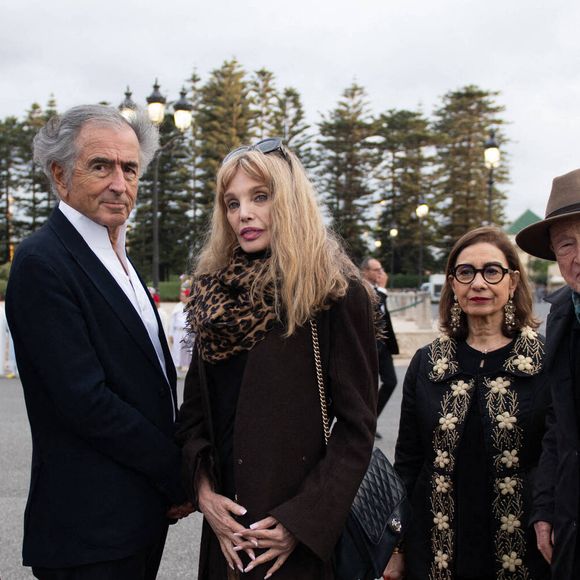 L'ancien ministre français de la Culture Jack Lang, le philosophe et écrivain français Bernard-Henri Levy, l'actrice franco-américaine Arielle Dombasle, la sociologue franco-marocaine Sabah Abouessalam et son mari le sociologue et philosophe français Edgar Morin. Arrivée des invités avant la rencontre entre le roi du Maroc et le président français au palais royal de Rabat, le 28 octobre 2024. 

Photo par Jeanne Accorsini/Pool/ABACAPRESS.COM
