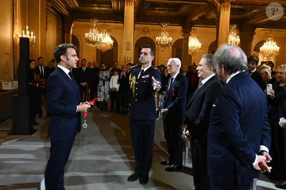 Ce moment fort restera comme un hommage appuyé à une figure incontournable du paysage audiovisuel français.

Exclusif - M.Drucker reçoit la médaille de Commandeur de la Légion d’honneur par le président de la République Française Emmanuel Macron au palais de l'Elysée à Paris, le 13 février 2025.
© Guillaume Gaffiot / Bestimage