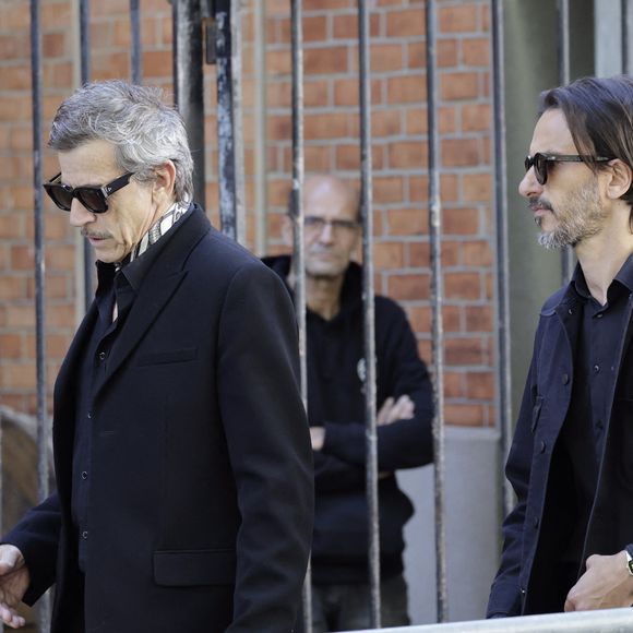 Guest - Arrivées aux obsèques de N.Farès en l'église Saint-Jean-de-Montmartre à Paris, le 24 avril 2026. N.Farès est décédée le 17 avril 2026 à l'âge de 57 ans, quelques jours après un "incident cardiaque" survenu le 12 avril 2026 dans la piscine du complexe sportif, Blanche (9ème).
© Jacovides / Borde / Bestimage