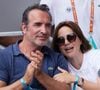 Plus de 500 kilomètres séparent donc les parents de deux filles nées en 2015 et 2021

Jean Dujardin et Nathalie Péchalat - Célébrités en tribunes des Internationaux de France de tennis de Roland Garros 2023 à Paris le 11 juin 2023. © Jacovides-Moreau/Bestimage