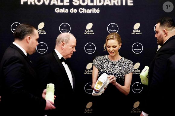 Le prince Albert II de Monaco, La princesse Charlène de Monaco, Malik Hamadache, président de Provale lors de la soirée de gala Provale Solidarité à l'hôtel Four Seasons Hôtel, George V à Paris le 13 mars 2026. © Dominique Jacovides / Bestimage