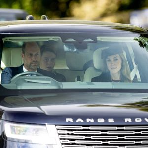 Et pour cause, elle est apparue avec une toute autre couleur de cheveux. 

La famille royale assiste au service religieux traditionnel du dimanche à Crathie Kirk, Crathie.
©GOFF INF / BESTIMAGE