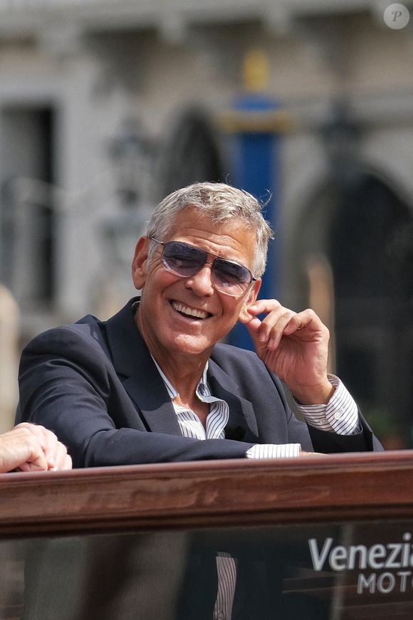George Clooney durant la 82e édition du Festival international du film de Venise (La Mostra, ndlr) le mercredi 27 août 2025 en Italie. 
Crédit : Backgrid UK/ Bestimage