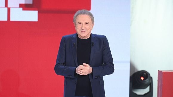 Ce chanteur star des années 1970 et sa fille, elle aussi connue dans le milieu, réunis sur le canapé rouge de Vivement dimanche