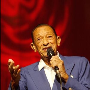 "Henri Salvador tire sa révérence" et fait ses adieux à la scène lors d'un concert au palais des congrès à Paris le 21 décembre 2007 RINDOFF-GUIREC / BESTIMAGE