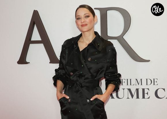 Marion Cotillard au photocall de la première du film "Karma" au cinéma Pathé Palace à Paris le 13 octobre 2026. © Coadic Guirec / Bestimage