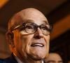 Il s'agissait de Rudy Giuliani, ancien maire de New York et avocat du président Donald Trump, connu pour avoir affirmé que l'élection présidentielle de 2020 avait été volée à Donald Trump. 

Rudy Giuliani, ex-maire de New York et ancien avocat de Donald Trump en décembre 2023. Credit Image: © Aaron Schwartz/ZUMA Press Wire