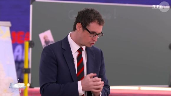C'est en août dernier que la vie professionnelle de Monsieur Prof a pris un nouveau tournant. 

Monsieur Prof a fait une apparition très remarquée au sein de la Star Academy. © Capture d'écran TF1