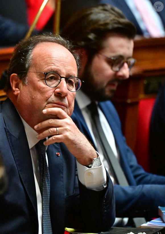 Et grand nombre de ces runners ont en commun l'utilisation de l'appli Strava. Une application qui avait néanmoins créé du grabuge à l'Elysée. 


François Hollande lors d'une séance de questions au gouvernement à l'Assemblée nationale à Paris, France, le 8 avril 2025. © Christian Liewig / Bestimage