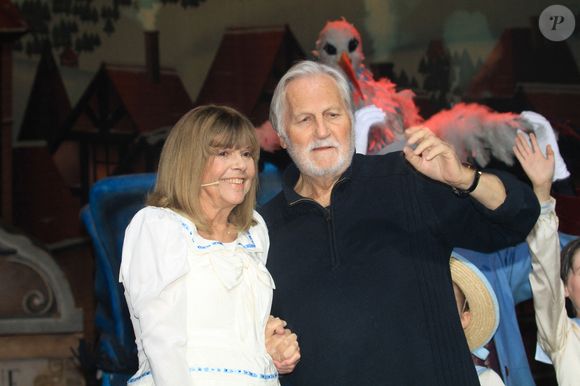 Complémentaires et inséparables, Jean-Jacques Debout et Chantal Goya se sont visiblement bien trouvés. 

Exclusif - Scène - Jean-Jacques Debout - Chantal Goya est en concert au Palais des Congrès à Paris le 9 octobre 2022. © Baldini /  Bestimage