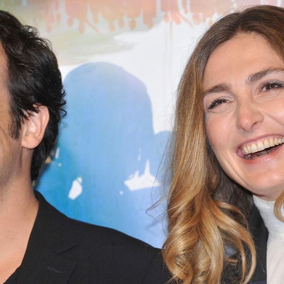 Alexandre Astier et Julie Gayet lors de la cérémonie d'ouverture du 15e Festival de la fiction télévisée de La Rochelle, en France, le 11 septembre 2013. ©Bestimage