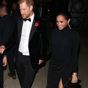 Le prince Harry et Meghan Markle quittent la fête du 70e anniversaire de Kris Jenner au domicile de Jeff Bezos à Beverly Hills. Photo par Backgrid USA / Bestimage