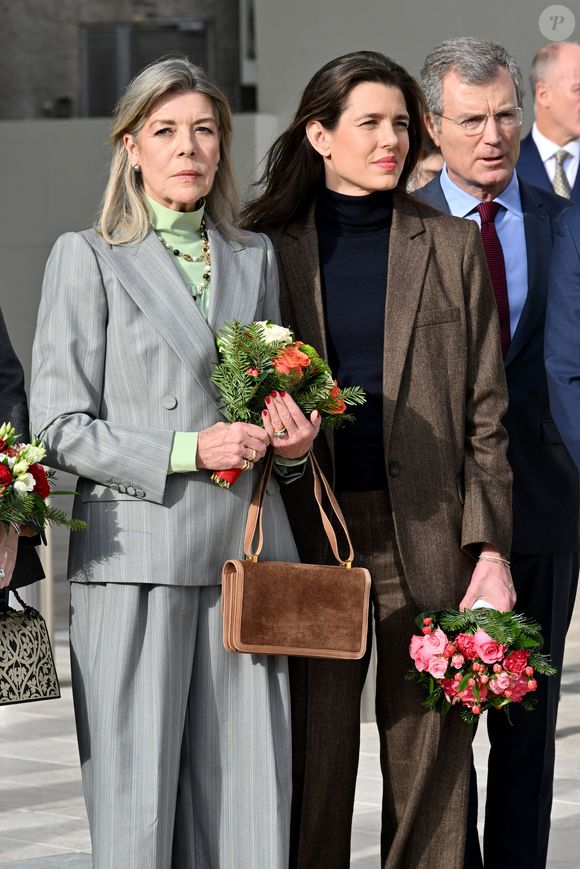 Le prince Albert II de Monaco, la princesse Caroline de Hanovre, Charlotte Casiraghi et Mélanie-Antoinette de Massy inaugurent la médiathèque Caroline à Monaco, le 10 décembre 2025.
© Bruno Bebert / Bestimage