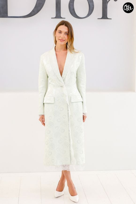 Un peu plus d'un mois après le drame, Héloïse Agostinelli a assisté ce mardi 29 septembre au défilé Dior printemps-été 2027 organisé pendant la Fashion Week de Paris, le premier de la maison depuis la disparition de sa mère.

Héloïse Agostinelli, la fille de feu M.Favier au photocall du défilé Christian Dior Collection Femme Prêt-à-Porter Printemps/Eté 2027 lors de la Fashion Week de Paris (PFW) au Jardin des Tuileries, à Paris, France, le 29 septembre 2026. © Olivier Borde/Bestimage