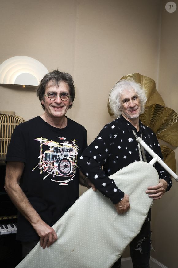 Exclusif - Louis Bertignac, et Richard Kolinka, Backstage du concert au Trianon Paris et diffusé en direct sur Olympia TV, à Paris, France, le 18 janvier 2025. © Jack Tribeca/Bestimage