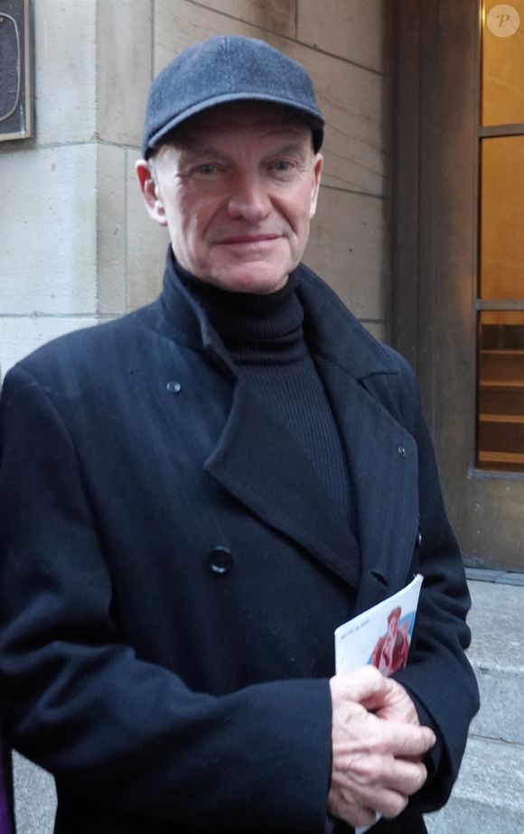 Face au journaliste Benjamin Duhamel, le chanteur a expliqué qu’il comptait continuer à travailler et dépenser sa fortune, estimant que l’argent facile ne serait pas un cadeau pour eux. 

Info - Les membres de "The Police", Andy Summers et Stewart Copeland, ont saisi la justice britannique et réclament à Sting plus de deux millions de dollars de royalties liées au streaming - New York, NY La musicienne Rachel Fuller a été aperçue aux côtés de Sting après une représentation de "Quadrophenia, a Rock Ballet" au New York City Center à New York City.



Sur la photo : Sting