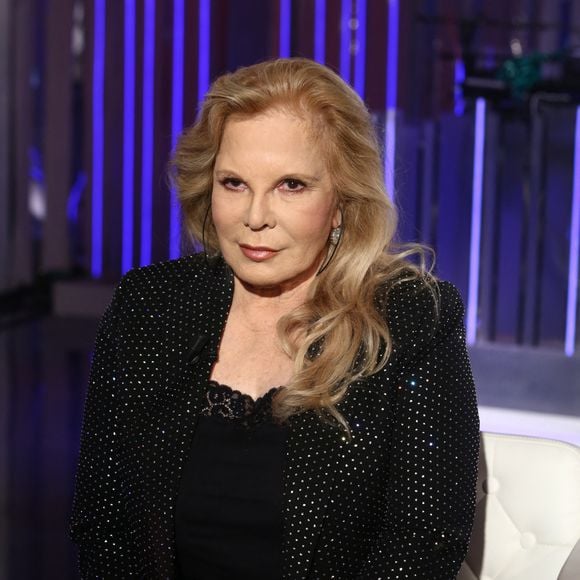 Exclusif - Sylvie Vartan est l'invitée de l'émission Domenica In à Milan le 25 février 2024.
© SGP / BESTIMAGE