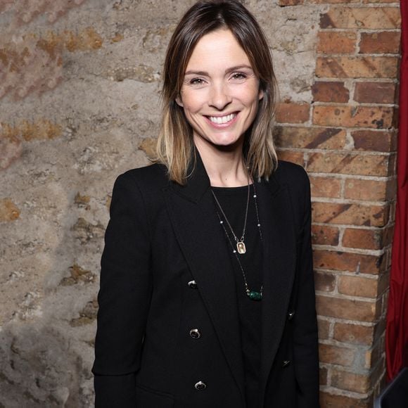 Depuis plus de dix ans, elle s’entraîne plusieurs fois par semaine en salle, accompagnée d’un coach personnel, un choix qui reste toutefois coûteux et inaccessible pour beaucoup. 

Isabelle Ithurburu - Soirée du Secours Populaire au musée des arts Forains à Paris le 4 décembre 2023. © Denis Guignebourg/Bestimage