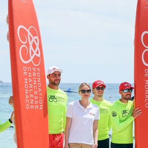 La princesse Charlène de Monaco lors de la journée "Water Safety Day, pour la prévention de la noyade" sur la plage du Larvotto de Monaco, le 17 juin 2025. Cet événement est organisé par sa Fondation, le Centre de Sauvetage Aquatique de Monaco (CSAM) en partenariat avec la Croix-Rouge monégasque. © Claudia Albuquerque/Bestimage