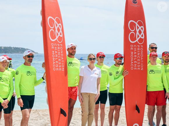 La princesse Charlène de Monaco lors de la journée "Water Safety Day, pour la prévention de la noyade" sur la plage du Larvotto de Monaco, le 17 juin 2025. Cet événement est organisé par sa Fondation, le Centre de Sauvetage Aquatique de Monaco (CSAM) en partenariat avec la Croix-Rouge monégasque. © Claudia Albuquerque/Bestimage