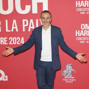 Élie Semoun au photocall du "concerto pour la paix" de Omar Harfouch au Théâtre des Champs-Elysées à Paris le 18 septembre 2024.

© Coadic Guirec / Bestimage