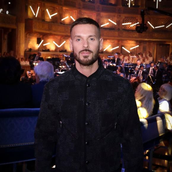 Exclusif - Matt Pokora (M. Pokora) lors de l'enregistrement de l'émission Le Grand Echiquier - Spécial Claude François présentée par C.Chazal et A.Manoukian et diffusée le 13 janvier sur France, à l'Opéra royal du château de Versailles, accompagné par l'Orchestre de l'Opéra Royal à Versailles, France, le 16 septembre 2025. Jack Tribeca/Bestimage