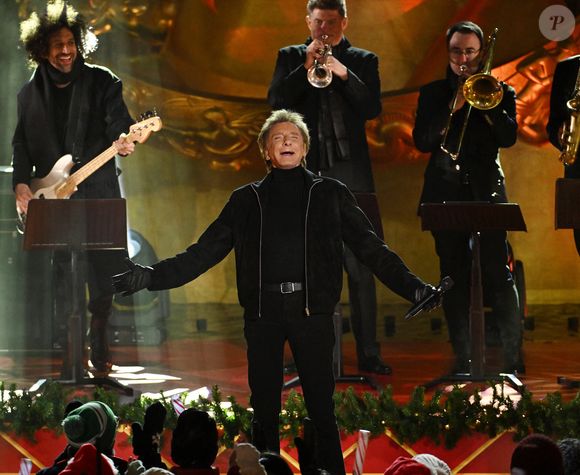 Barry Manilow - 91ème édition des illuminations de Noël du Rockefeller Center à New York, le 29 novembre 2023. Broadimage / Bestimage