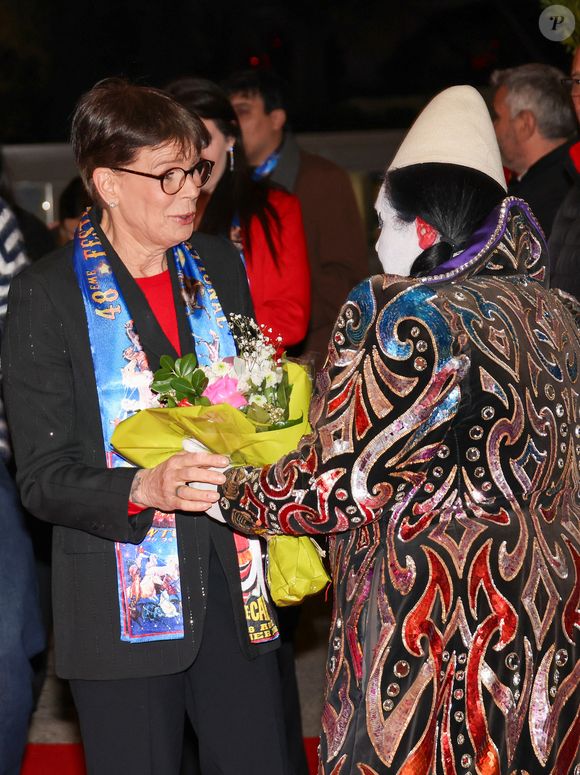 Chaque jour de l'événement offre décidément son lot de surprises. 

La princesse Stéphanie de Monaco, Camille Gottlieb, Pauline Ducruet, Melanie De Massy, Arthur Leclercq, assistant au 48ème Festival International du Cirque de Monte-Carlo, à Monaco, le 16 janvier 2026. © Jean-Charles Vinaj/Pool Monaco/Bestimage