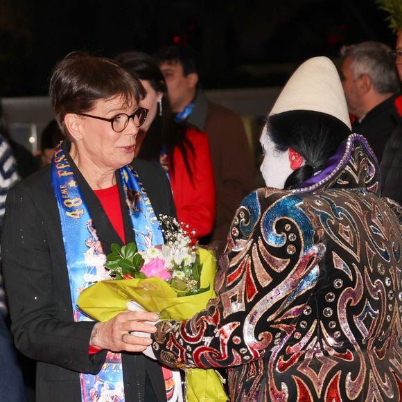 Chaque jour de l'événement offre décidément son lot de surprises. 

La princesse Stéphanie de Monaco, Camille Gottlieb, Pauline Ducruet, Melanie De Massy, Arthur Leclercq, assistant au 48ème Festival International du Cirque de Monte-Carlo, à Monaco, le 16 janvier 2026. © Jean-Charles Vinaj/Pool Monaco/Bestimage