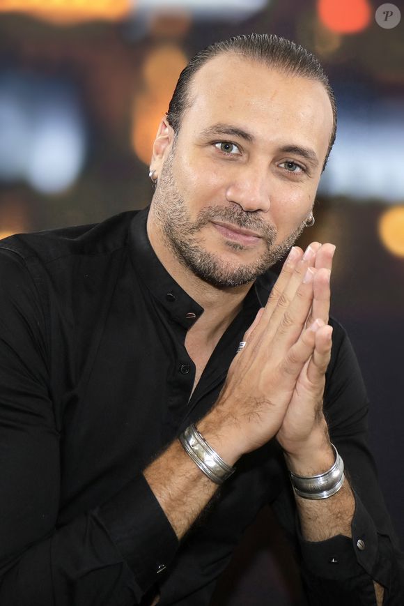 Portrait de Merwan Rim en marge de l'émission "L'instant de Luxe" le 7 octobre 2021.
© Cédric Perrin / Bestimage