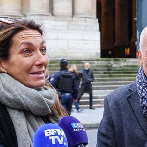 Anne-Claire Coudray et Gilles Bouleau - Sortie des obsèques de Catherine Laborde en l'église Saint-Roch à Paris, le 6 février 2025. 
© Jacovides - Moreau / Bestimage