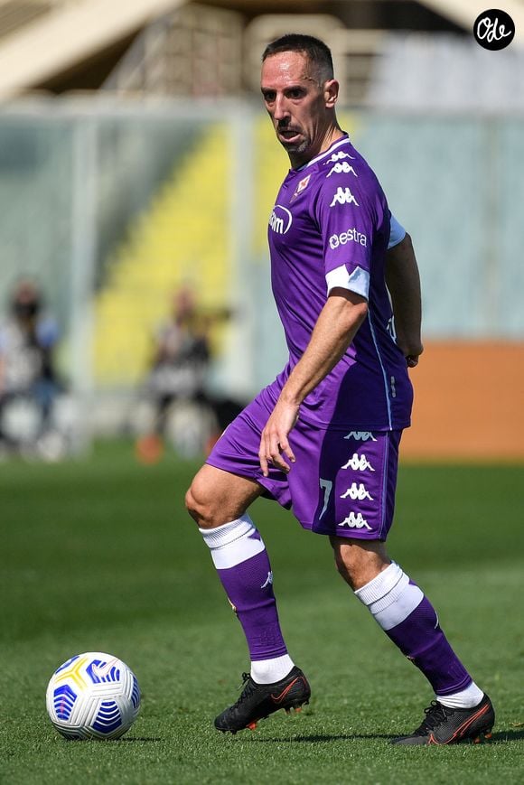 Il y a quelques semaines, la jeune femme avait d'ailleurs choisi son père comme mannequin pour l'un de ses shootings.

Franck Ribery de l'ACF Fiorenta lors du match de championnat Serie A opposant la Fiorentina à Juventus au stade Artemio Franchi à Florence, Italie, le 25 avril 2021.

© Inside/Panoramic/Bestimage