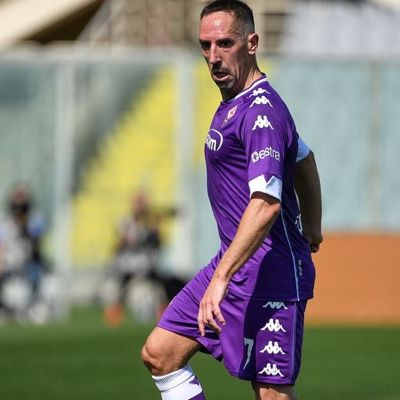 Il y a quelques semaines, la jeune femme avait d'ailleurs choisi son père comme mannequin pour l'un de ses shootings.

Franck Ribery de l'ACF Fiorenta lors du match de championnat Serie A opposant la Fiorentina à Juventus au stade Artemio Franchi à Florence, Italie, le 25 avril 2021.

© Inside/Panoramic/Bestimage