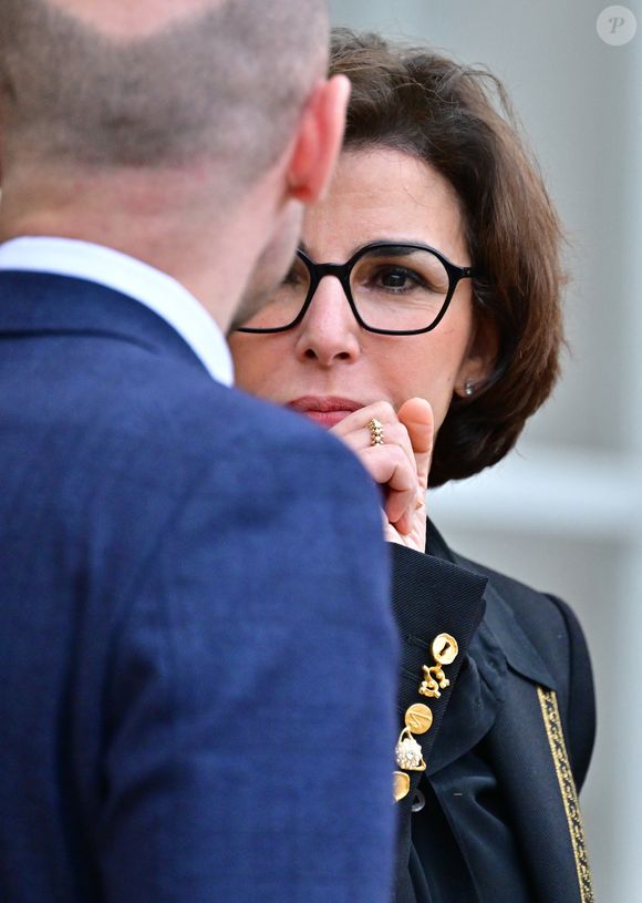 Agathe Lecaron insiste, malicieusement : "Vous êtes séparés, vous avez eu des vies entre-temps…"

Rachida Dati, Ministre de la Culture et Jean-Noël Barrot, Ministre de l'Europe et des Affaires étrangères - Sorties du Conseil des ministres au palais de l'Elysée à Paris, le 10 février 2026.
© Christian Liewig/Bestimage