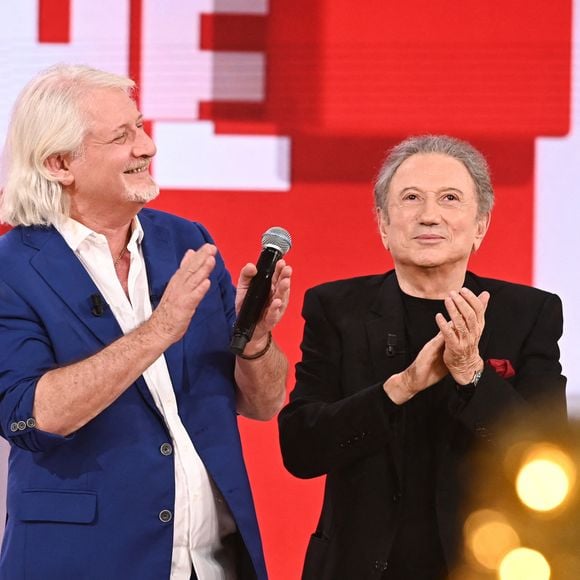 Exclusif - Patrick Sébastien et Michel Drucker - Enregistrement de l'émission "Vivement Dimanche", présentée par M.Drucker et diffusée le 29 décembre sur France 3, au studio Rive Gauche à Paris. Le 6 décembre 2024
© Guillaume Gaffiot / Bestimage