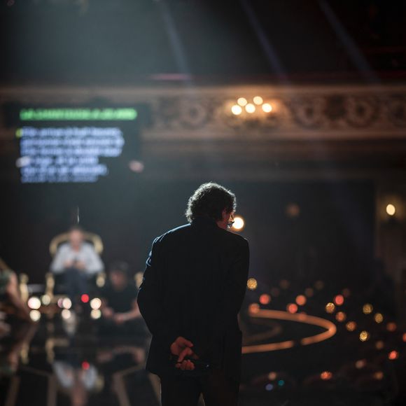 Il explique : "Celui qui m’a le plus étonné, c’est sans aucun doute Francis Cabrel parce qu’il m’a chanté une chanson à laquelle je ne m’attendais pas du tout"

Exclusif - Francis Cabrel en backstage de l'enregistrement de l'émission "Serge Lama, le dernier rappel" présentée par F. Bollaert, diffusée le vendredi 21 novembre 2025 sur France 3 à 21h10, au théâtre Marigny à Paris, France, le 29 avril 2025. © Clovis-Moreau/Bestimage