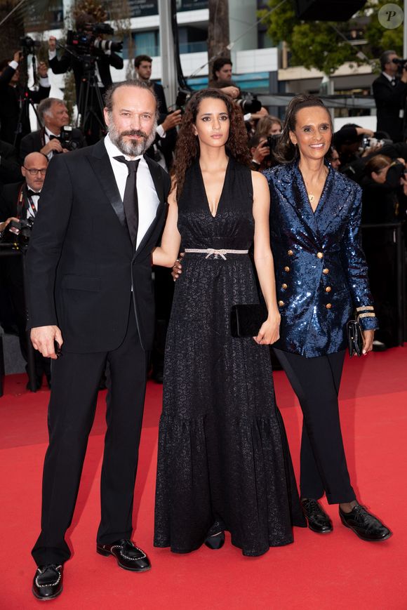 Vincent Perez, Karine Silla et leur fille Iman Perez - Montée des marches du film « Les Amandiers » lors du 75ème Festival International du Film de Cannes. Le 22 mai 2022
© Cyril Moreau / Bestimage