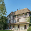 "On pourrait se croire en Normandie" : Visite de l'ancienne maison de Nino Ferrer à Rueil-Malmaison, en vente au prix de 2,85 millions d’euros