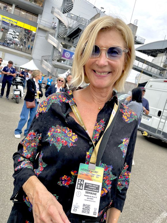 La comédienne interprètera le rôle d'Yvette à l'écran

Michèle Laroque - Les célébrités sur le circuit des 24 Heures du Mans quelques heures avant le départ de la course le 14 juin 2025.
© Fabien Faure / Bestimage