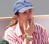 Au micro de "Lou", elle se livre sur un aspect bien précis du quotidien de sa fille, collégienne.

Mademoiselle Agnès en tribunes lors des Internationaux de France de tennis de Roland Garros 2023, à Paris, France, le 5 juin 2023. © Cyril Moreau/Bestimage