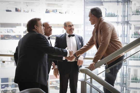 Exclusif - Les Inconnus (Didier Bourdon, Bernard Campan, Pascal Legitimus) et Nikos Aliagas - Jour 10 - Tournage du fil conducteur de l'émission "Tous Inconnus" dans la Tour TF1 à Paris. Ils tentent d'être connus mais ce sont Les Inconnus. Le 17 octobre 2022
© Jack Tribeca / Bestimage