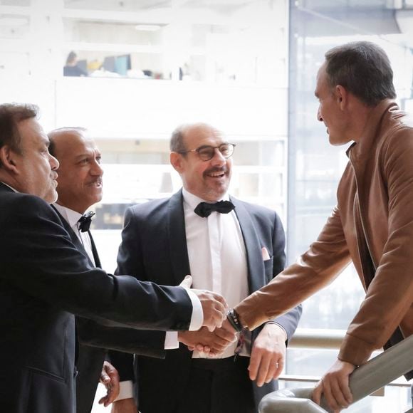 Exclusif - Les Inconnus (Didier Bourdon, Bernard Campan, Pascal Legitimus) et Nikos Aliagas - Jour 10 - Tournage du fil conducteur de l'émission "Tous Inconnus" dans la Tour TF1 à Paris. Ils tentent d'être connus mais ce sont Les Inconnus. Le 17 octobre 2022
© Jack Tribeca / Bestimage