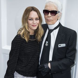 Vanessa Paradis et Karl Lagerfeld au défilé de mode prêt-à-porter automne-hiver 2017/2018 "Chanel" au Grand Palais à Paris le 7 mars 2017.
© Olivier Borde/ Bestimage