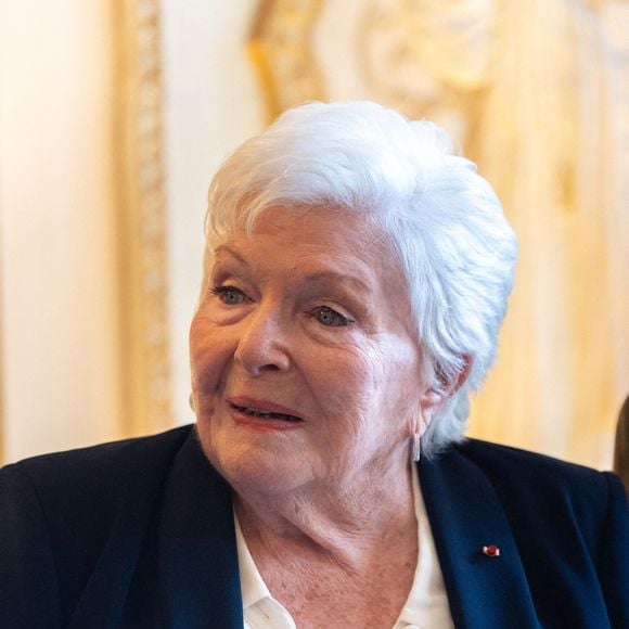 Portrait en gros plan de Line Renaud lors de la réception au Ministère de la Culture, Line Renaud a remis au Ministre la lettre par laquelle elle faisait don de ses archives à l'Etat. Certaines pièces ont été exposées dans des vitrines pour l'occasion à Paris, France, le 12 mai 2025. Photo par Alexis Jumeau/ABACAPRESS.COM